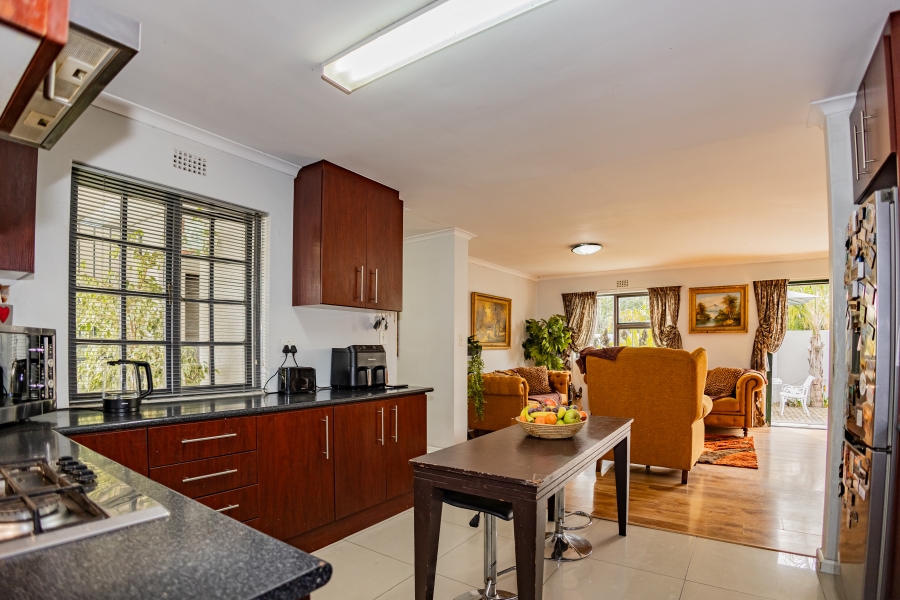5 Bedroom Property for Sale in Loucharmante Western Cape